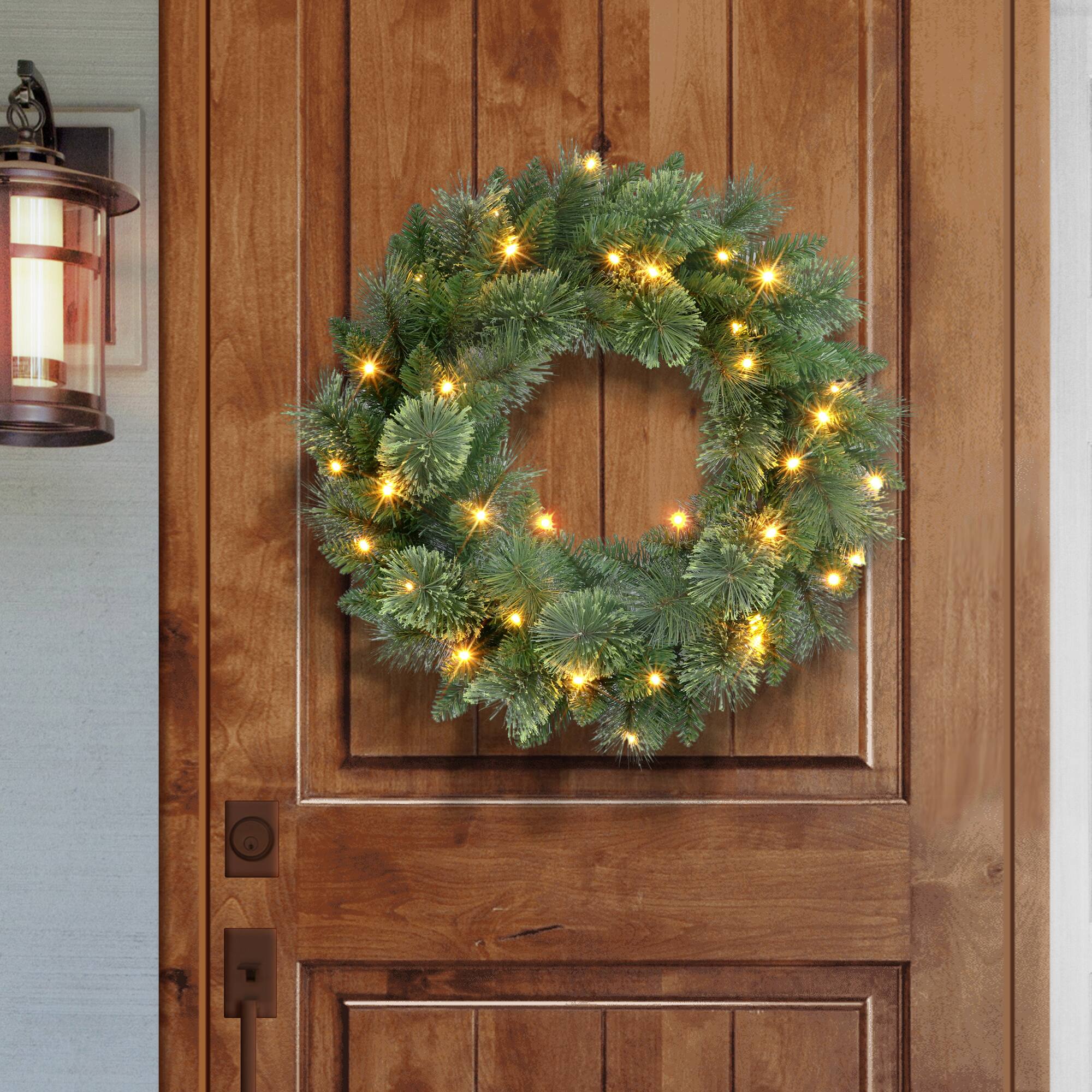 24" Pre-Lit Pine Wreath